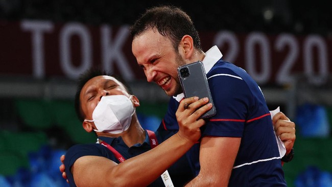 Muamar Qadafi merupakan sosok asal Indonesia yang memoles pebulutangkis Guatemala, Kevin Cordon, sehingga tampil mengejutkan di Olimpiade Tokyo 2020.