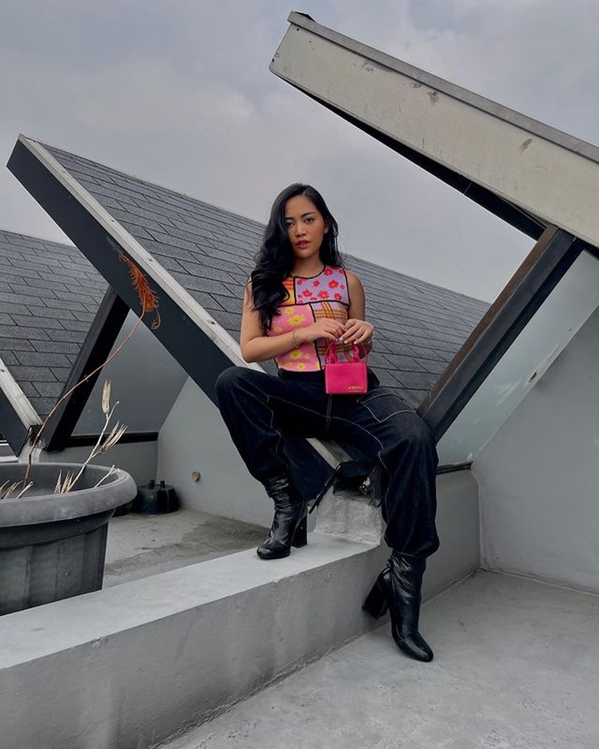 Rachel Vennya kerap membagikan foto penampilannya dengan berbagai ootd yang kece&period; Yuk kita intip penampilannya&excl;