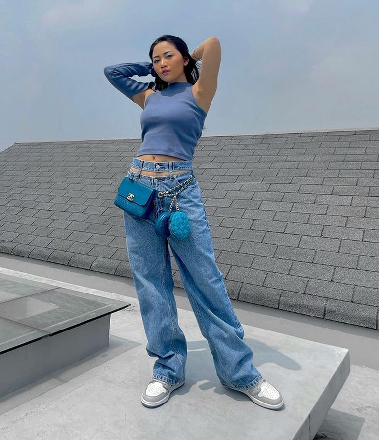 Penampilan Terbaru Rachel Vennya Tuai Pujian Rachel Vennya kerap membagikan foto penampilannya dengan berbagai ootd yang kece. Yuk kita intip penampilannya!