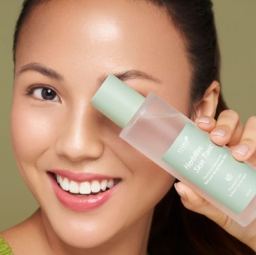 img-title 3 Rekomendasi Skincare Lokal dengan Kandungan Mugwort, Bantu Atasi Masalah Kulit Berjerawat untuk Kembali Mulus