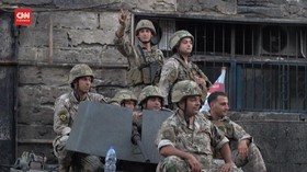 VIDEO: Baku Tembak di Pemakaman Hizbullah, Lima Orang Tewas