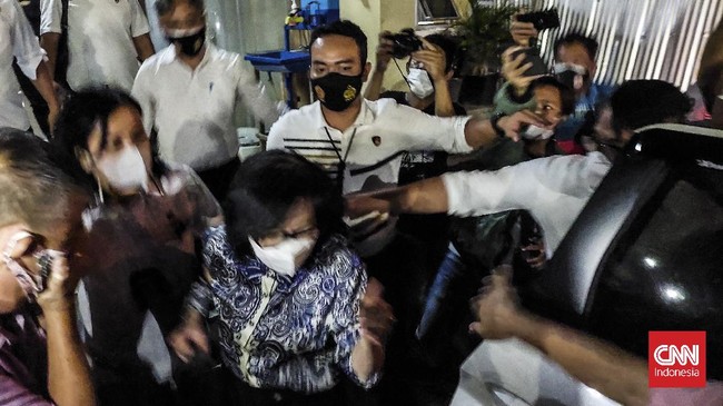 Polda Sumsel batal melakukan pemeriksaan terhadap anak bungsu Akidi Tio, Heriyanty karena sakit.