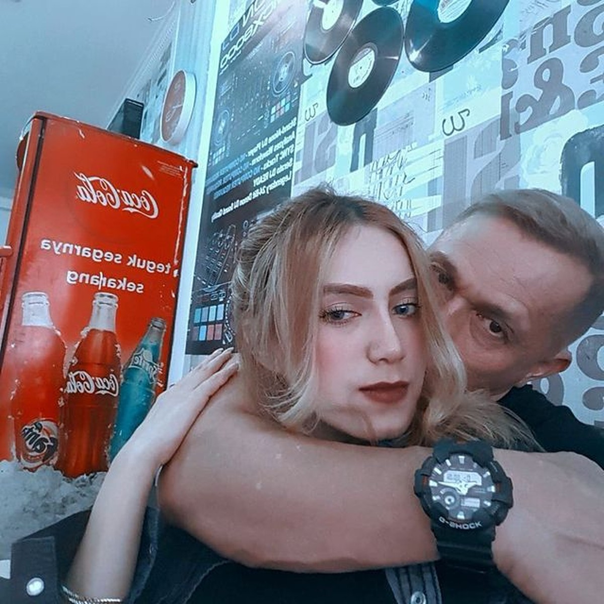 Bang Tigor telah melepas status dudanya dengan menikahi Aisyah wanita yang lebih muda 24 tahun darinya&period; Yuk intip kemesraanya&excl;