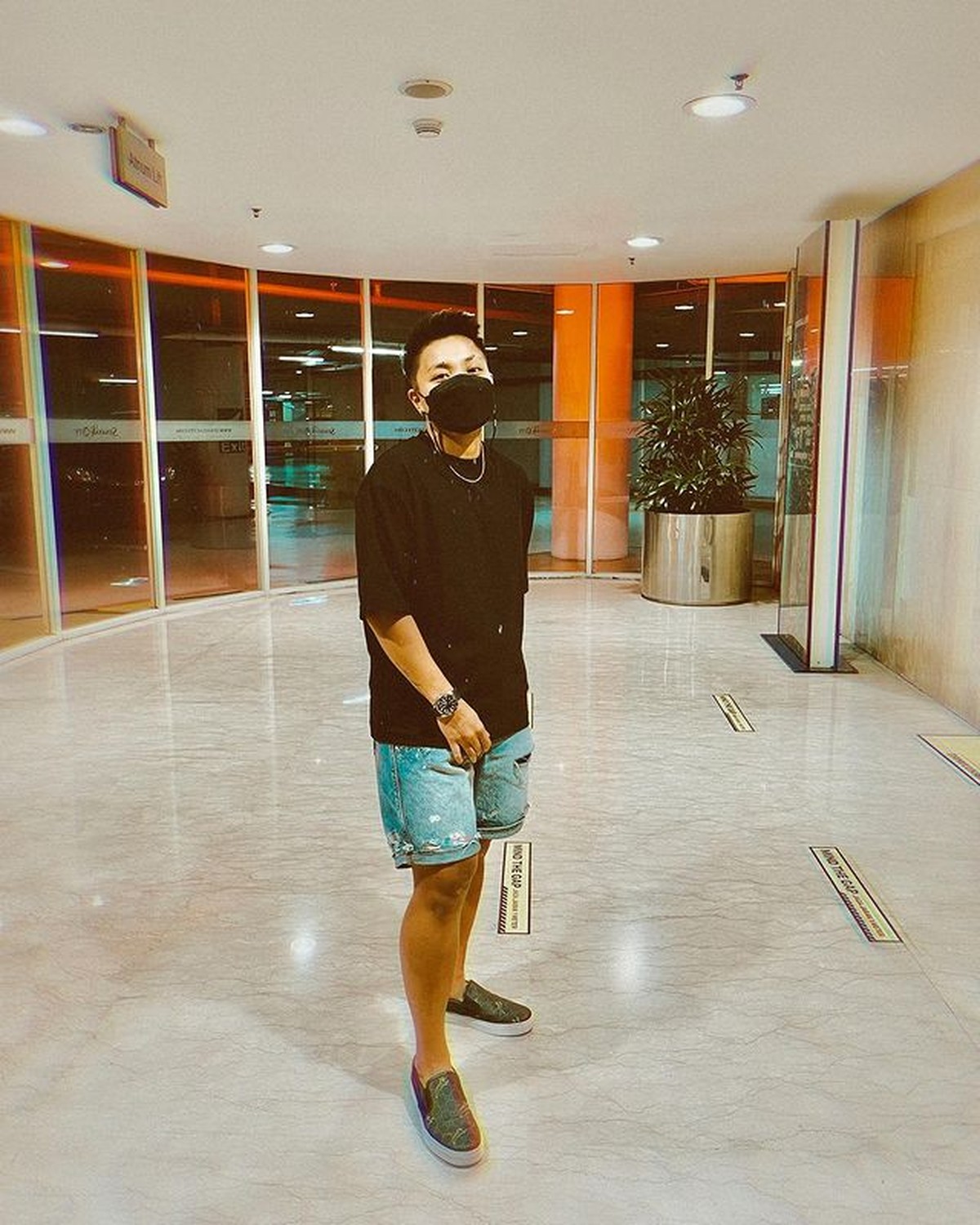 Kemenangan ganda putri Greysia Polii dan Apriyani Rahayu bikin bangga Indonesia&period; Yuk kita intip sosok Apriyani Rahayu&excl;