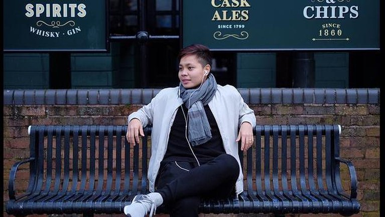 Kenalan dengan Sosok Apriyani Rahayu Kemenangan ganda putri Greysia Polii dan Apriyani Rahayu bikin bangga Indonesia. Yuk kita intip sosok Apriyani Rahayu!