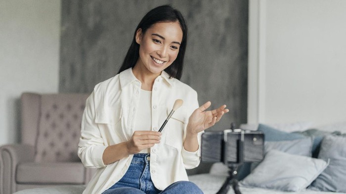 kiat sukses berjualan produk di live streaming/freepik.com created by freepik