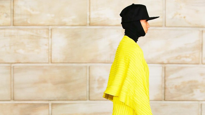 Ini Ide OOTD untuk Hijabers dari Koleksi Runway Fall/Winter 2021