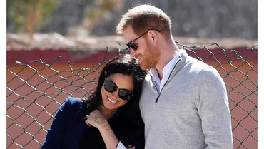 img-title Pangeran Harry Disebut 'Orang Gila' karena Nekat Pacari Meghan Markle