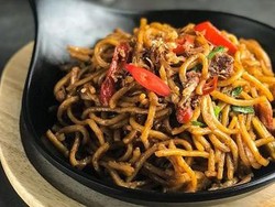 5 Mie Enak dari Sumatera, Ada Mie Gomak hingga Mie Lendir