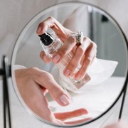 Jadi Wangi Favorit Selebriti! Ini 8 Pilihan Parfum Aroma Vanilla yang Elegan