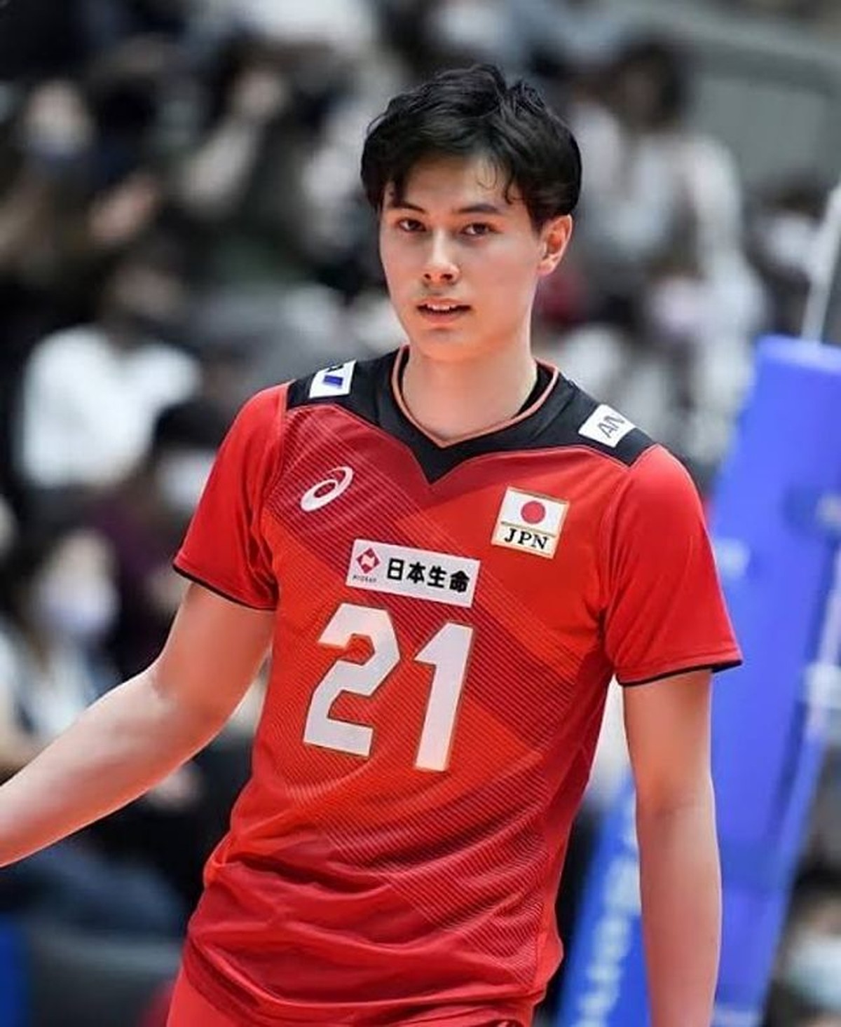 Atlet voli Jepang memiliki wajah yang tampan&period; Aktor Nicholas Saputra terseret karena disebut kembaran&period; Yuk intip pesona sang atlet&excl;