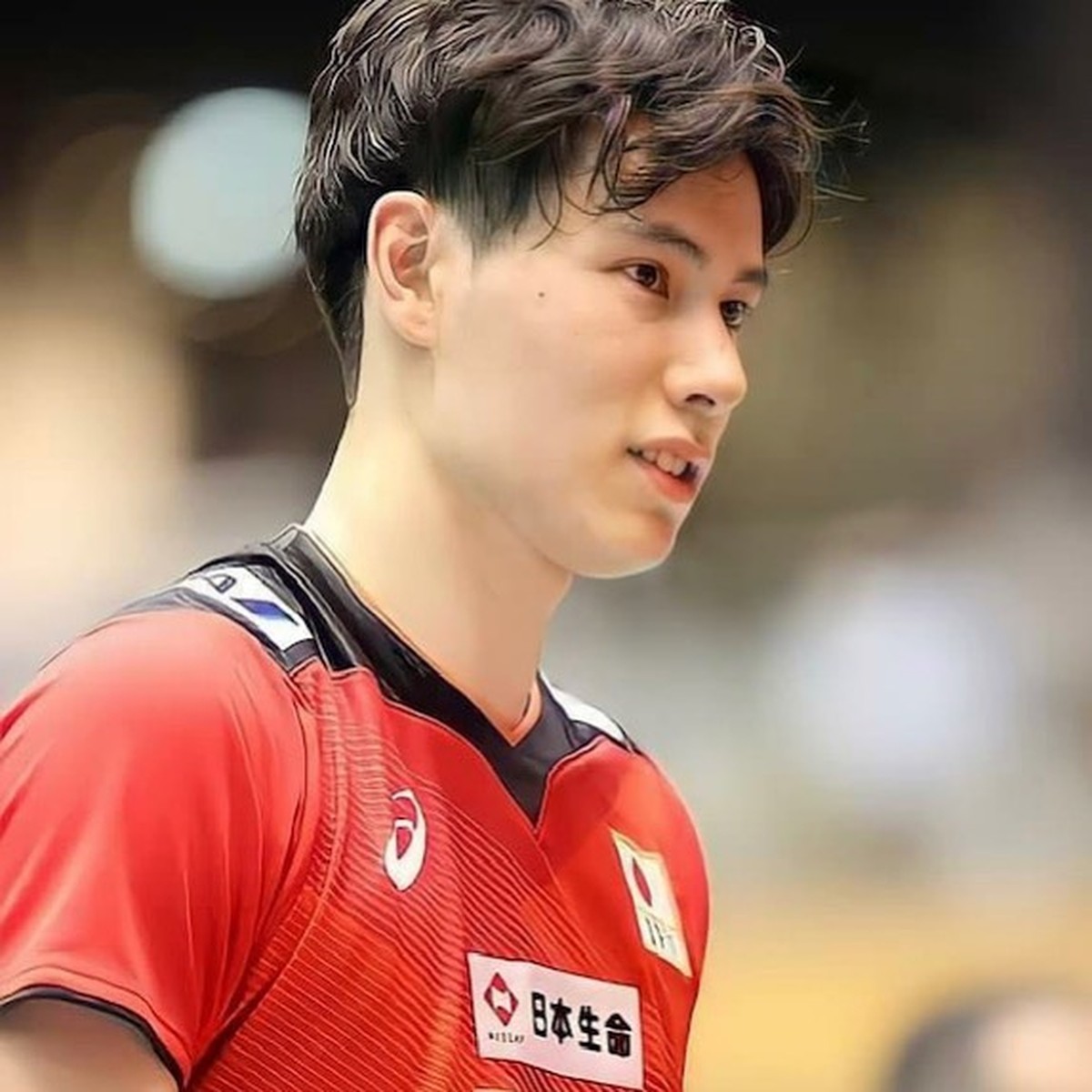 Atlet voli Jepang memiliki wajah yang tampan&period; Aktor Nicholas Saputra terseret karena disebut kembaran&period; Yuk intip pesona sang atlet&excl;