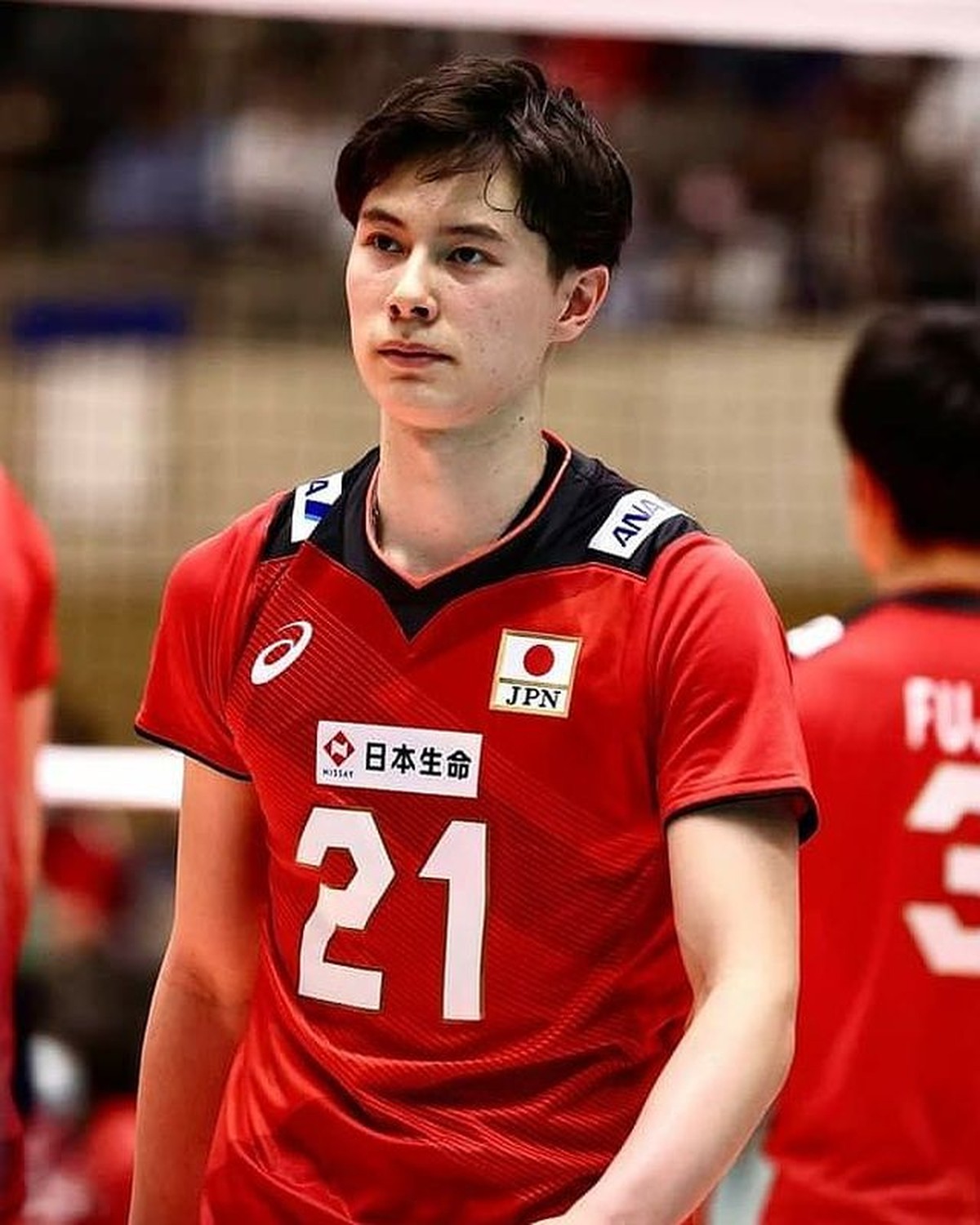 Atlet voli Jepang memiliki wajah yang tampan&period; Aktor Nicholas Saputra terseret karena disebut kembaran&period; Yuk intip pesona sang atlet&excl;