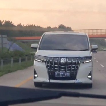 Geger Pelat Mobil Mbak You Mirip Tanggal Kematiannya