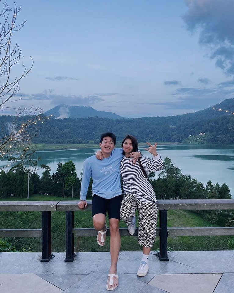Potret Greysia Polii & Sang Suami Pengusaha Tajir Si Pendukung Setia Kemenangan Greysia Polii dan Apriyani Rahayu tak lepas dari doa para pendukung. Intip potret Greysia dan suami si pendukung setianya!