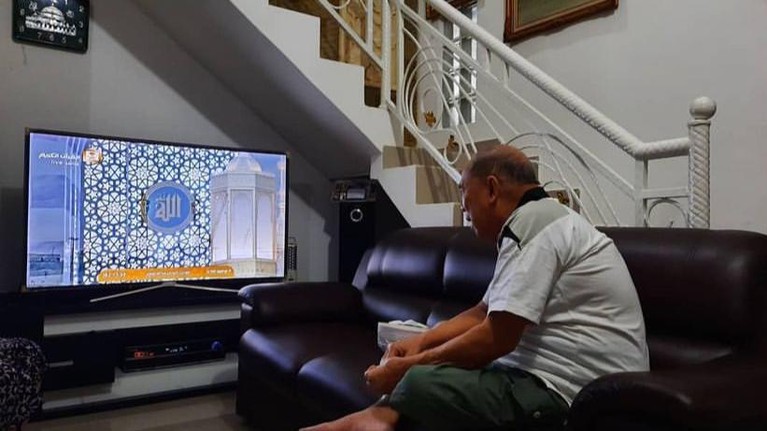 Potret Rumah Mewah Latief Sitepu Pemeran Haji Muhidin Latief Sitepu pemeran Haji Muhidin di sinetron Tukang Bubur Naik Haji memiliki hunian mewah. Yuk kita intip!
