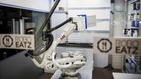 FOTO: Robot Dapur, Masa Depan Makanan Cepat Saji