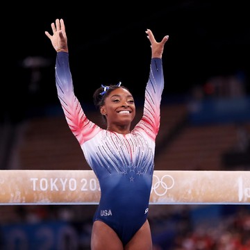 img-title 5 Inspirasi OOTD Simone Biles, Cocok untuk Kamu yang Berbadan Mungil