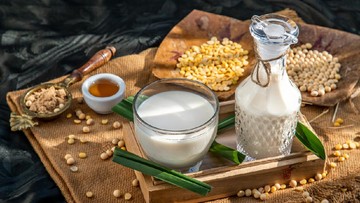 SUSU KACANG KEDELAI, KACANG METE, DAN EDAMAME