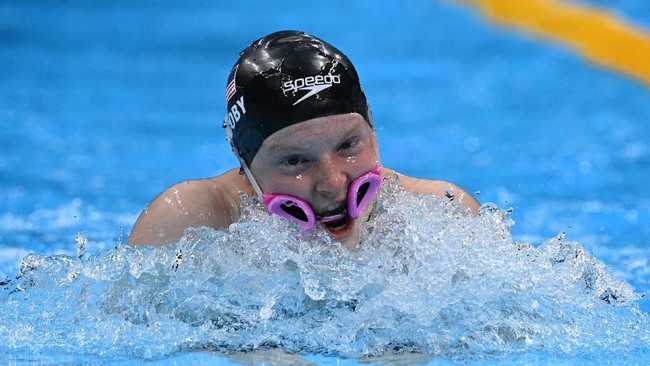 Sejumlah insiden konyol terjadi dalam kompetisi Olimpiade Tokyo 2020 yang membuat atlet kehilangan momen terbaik pada ajang tersebut.