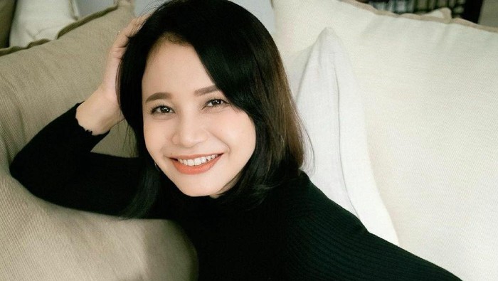 Tas Lansiran Label Fashion Kenamaan Ini Jadi Favorit Dua Penyanyi Kenamaan Indonesia