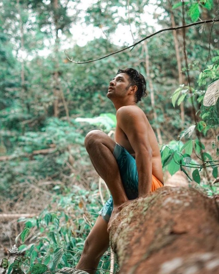 Transformasi Tubuh Ammar Zoni hingga Berat Badan Capai 115kg Penampilan tubuh Ammar Zoni setelah menikah berubah drastis. Beratnya bahkan mencapai 115kg. Yuk kita lihat transformasinya!