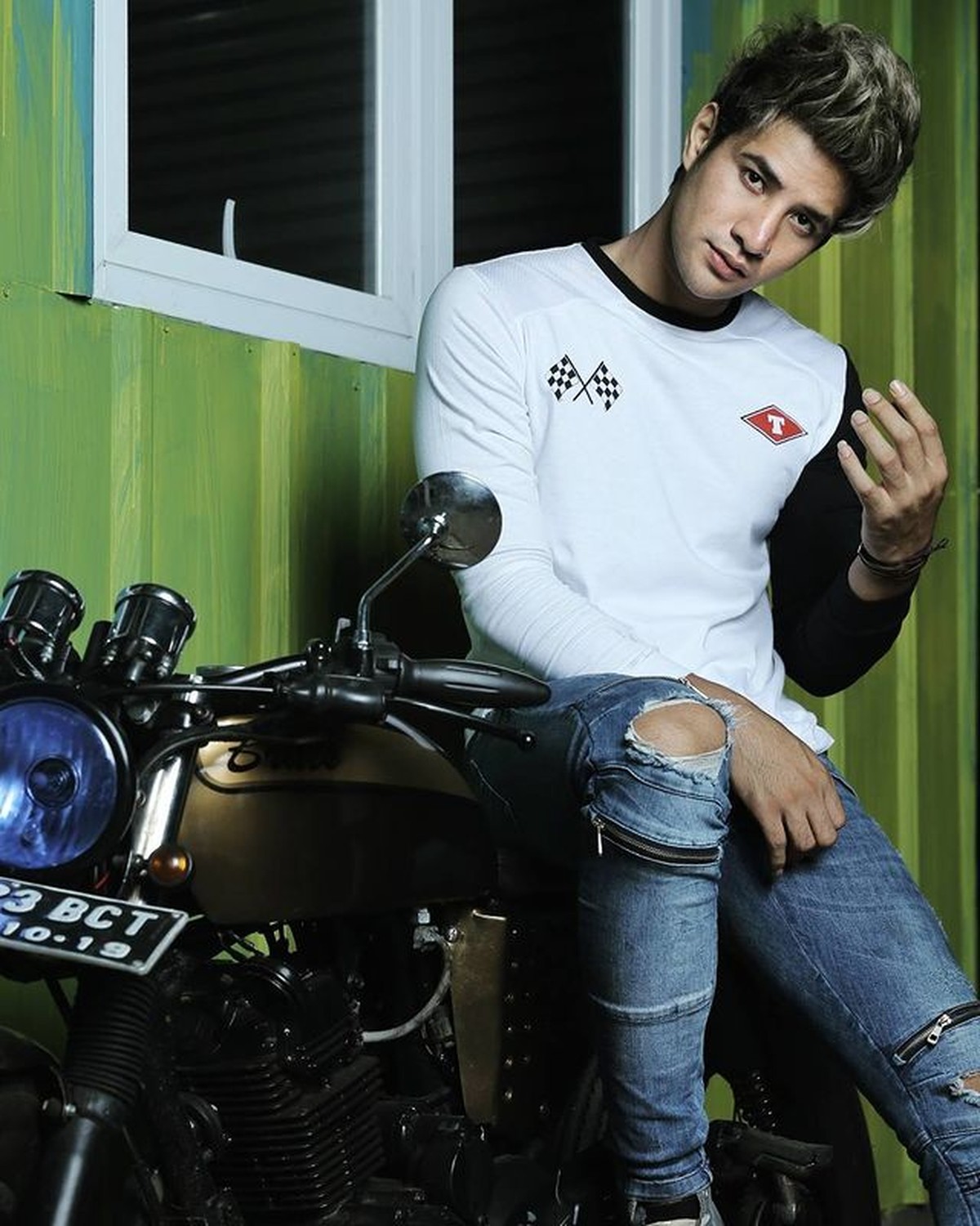 Penampilan tubuh Ammar Zoni setelah menikah berubah drastis&period; Beratnya bahkan mencapai 115kg&period; Yuk kita lihat transformasinya&excl;