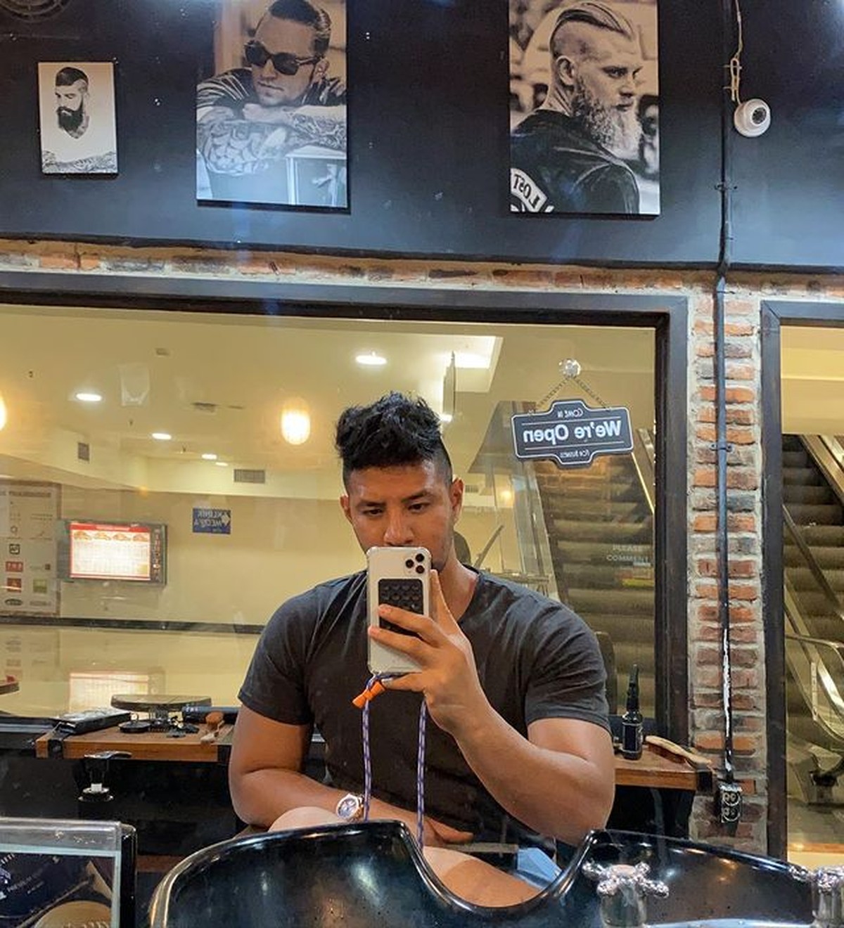 Penampilan tubuh Ammar Zoni setelah menikah berubah drastis&period; Beratnya bahkan mencapai 115kg&period; Yuk kita lihat transformasinya&excl;