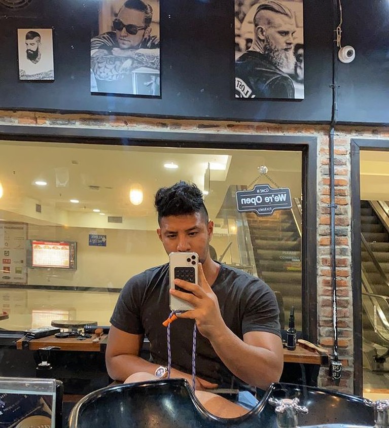 Transformasi Tubuh Ammar Zoni hingga Berat Badan Capai 115kg Penampilan tubuh Ammar Zoni setelah menikah berubah drastis. Beratnya bahkan mencapai 115kg. Yuk kita lihat transformasinya!