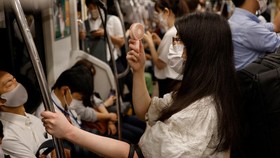Perempuan Tikam 4 Pria di Kereta Tokyo Jepang