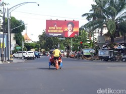 Gibran Diperintah Partai Pasang Baliho Puan tapi Ganjar Kok Tidak