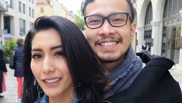 img-title Tyas Mirasih Digugat Cerai, Prediksi Lawas Netizen Jadi Sorotan