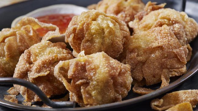 Dim sum dikenal sebagai makanan yang berasal dari Hong Kong dan China. Namun, dim sim adalah makanan ikonis Australia.
