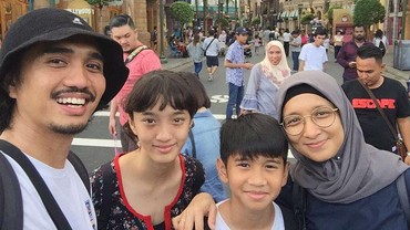 Putri Duta Sheila on 7 Main Badminton, Sikap Jalani Sunah Tuai Pujian