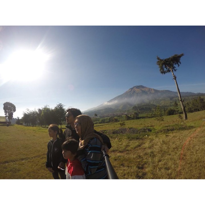<p>Kedua anak Duta kini sudah dewasa. Mereka adalah Aishameglio Duta Ciara dan Bima Al Ayman Modjo. Duta selalu menyempatkan diri untuk melakukan quality time bersama keluarga tercinta. (Foto: Instagram @pakduta)</p>