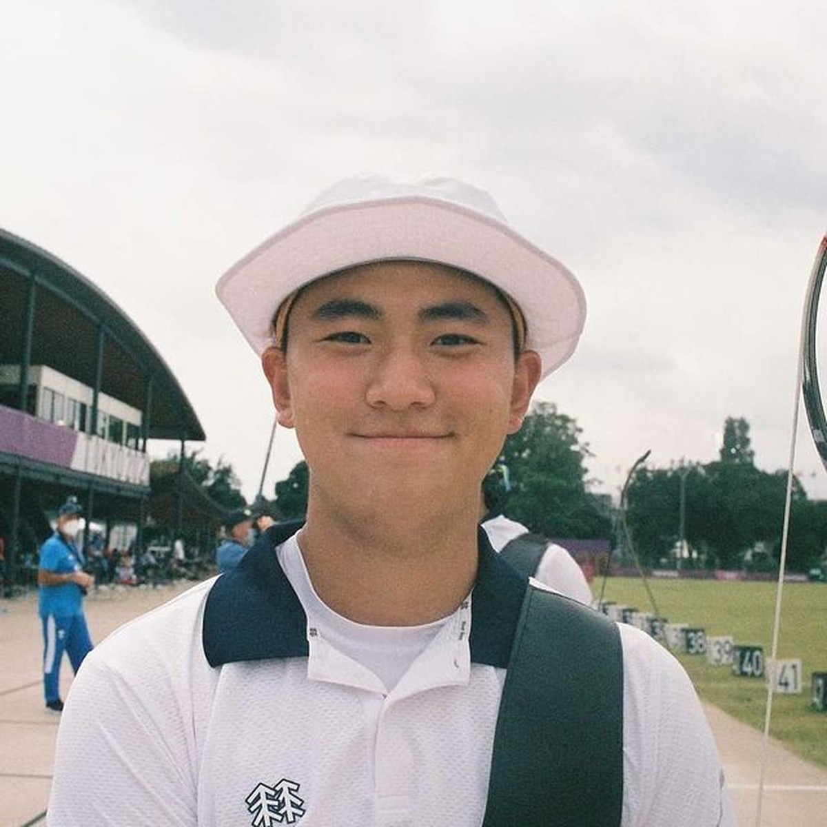 Atlet panah Korea Selatan&comma; Kim Je Deok jadi perbincangan karena usianya yang muda dan berhasil raih emas&period; Yuk kita intip&excl;