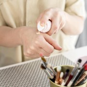 Instant Glowing! Rekomendasi Foundation dengan Formula Ringan dan Mencerahkan Kulit