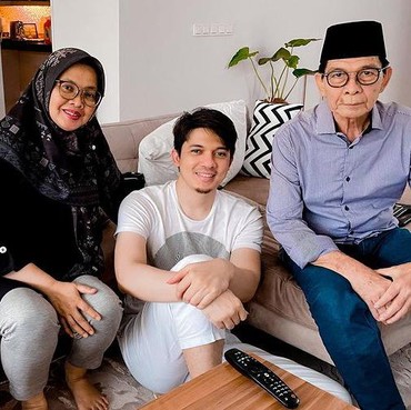 Kenangan Terakhir Irwansyah Bersama Sang Ayah dan Ibunda Tercinta