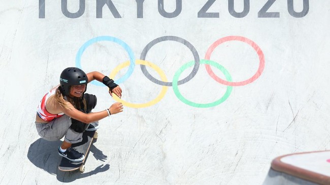 Skateboard sudah sah menjadi cabang olahraga baru di Olimpiade dan menjadi ajang unjuk gigi atlet bocah belasan tahun hingga paruh baya.