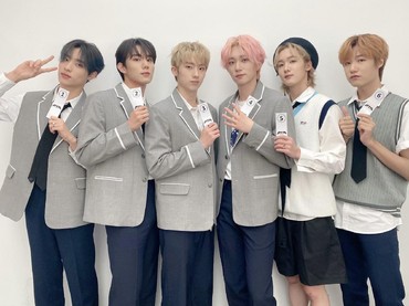 img-title Merdunya P1Harmony Nyanyikan 'Cinta Luar Biasa' Milik Andmesh Kamaleng