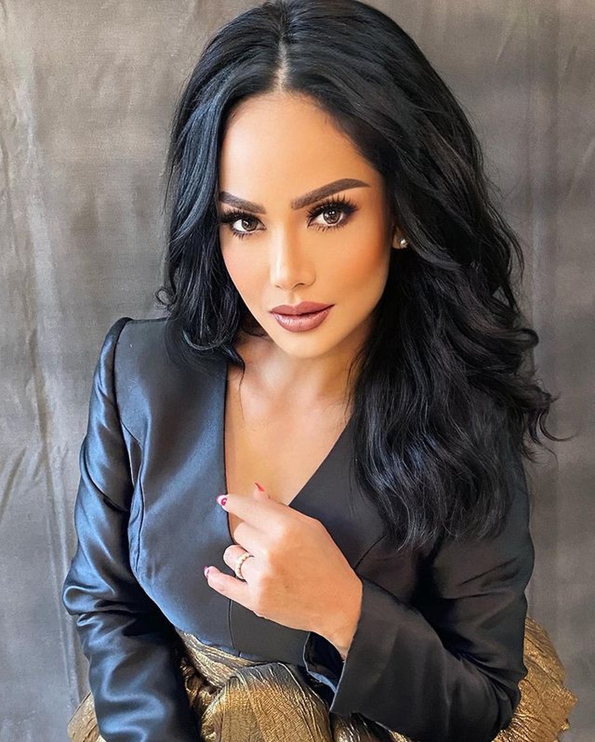 Krisdayanti telah berhasil menurunkan berat badannya sebanyak 8kg kurang dari 10 bulan&period; Yuk kita intip penampilan terbarunya&excl;