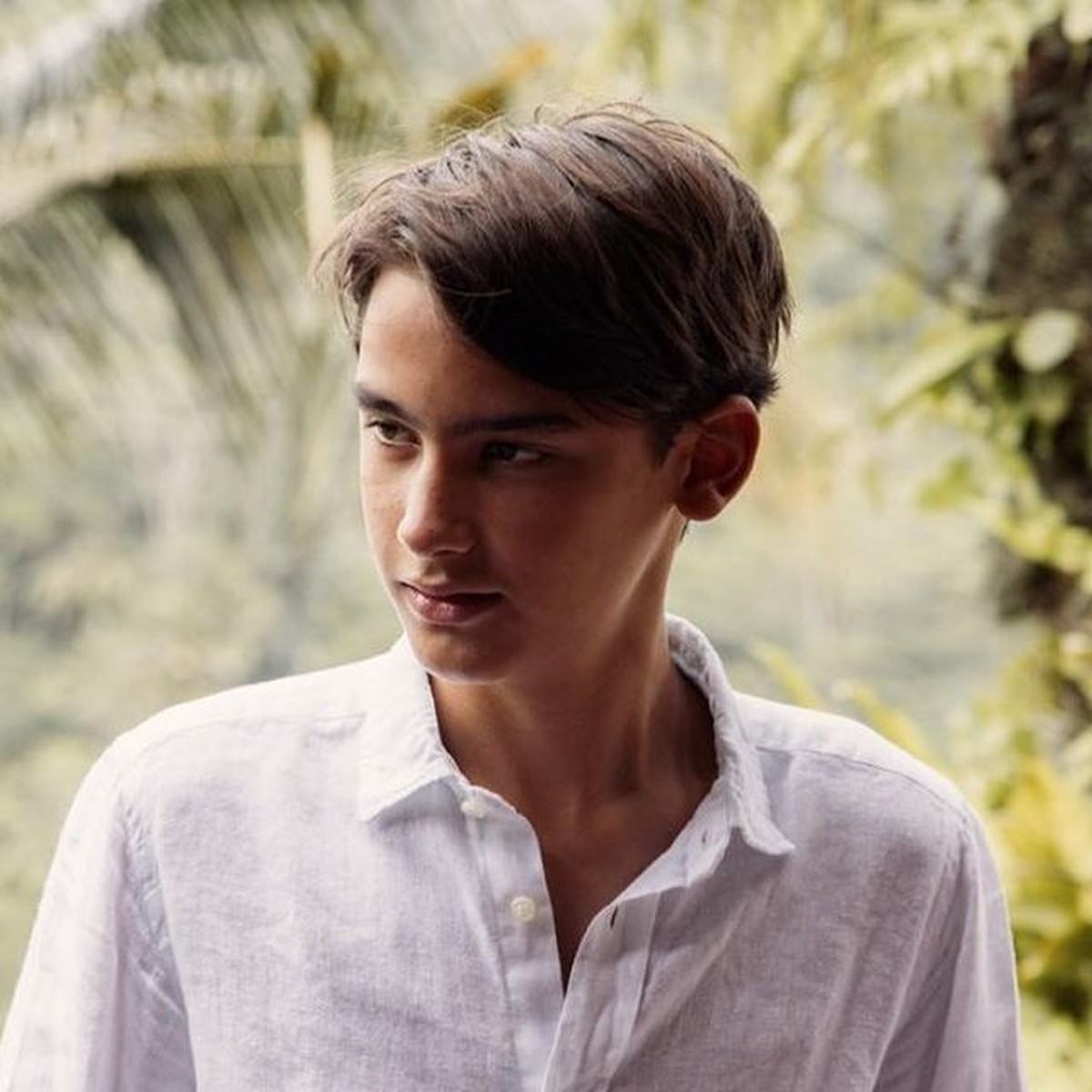 Cucu Presiden RI Soekarno&comma; Frederik Kiran Soekarno Seegers jadi sorotan karena paras bulenya yang tampan&period; Yuk intip potretnya&excl;