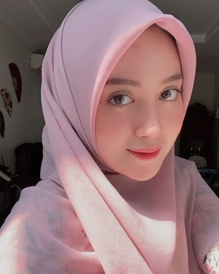 Pesona Nabilah Ayu Eks JKT48 Berhijab Cantinya Bikin Adem Pesona Nabilah Ayu Eks JKT48 Berhijab Cantinya Bikin Adem