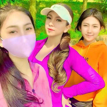 Potret Heni Tania yang Sering Dituding Ibu Tiri untuk 2 Anak Remajanya