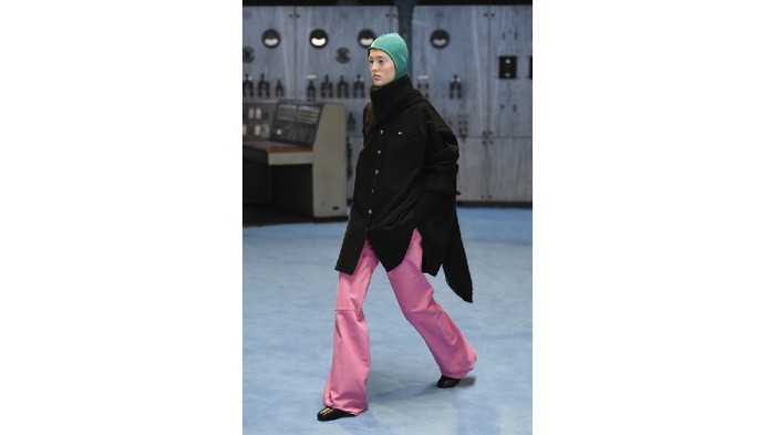 Ide OOTD untuk Hijabers/Raf Simons Fall/Winter 2021