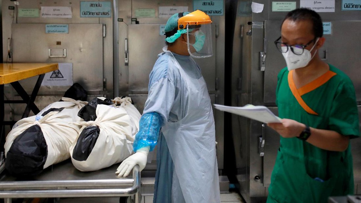 FOTO: Tumpukan Jasad Covid di Kontainer Pendingin Thailand