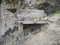 Tradisi Unik Tana Toraja, Kuburan Berada di Goa dan Tebing