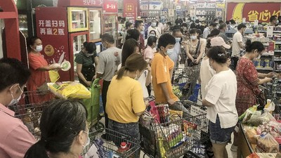 Covid Muncul Lagi di Wuhan, Warga Panik Serbu Supermarket