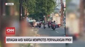 VIDEO: Beragam Aksi Warga Memprotes Perpanjangan PPKM