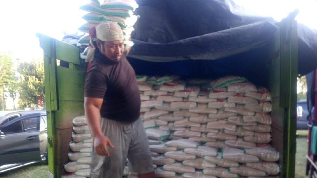 Menindaklanjuti arahan Mensos Tri Rismaharini, jajaran Kemensos di daerah bergerak cepat dengan mengirim 3 ribu paket beras baru pengganti paket beras lama.
